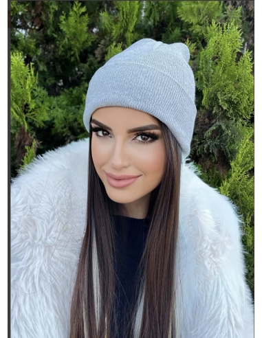 GRİ ŞAPKA